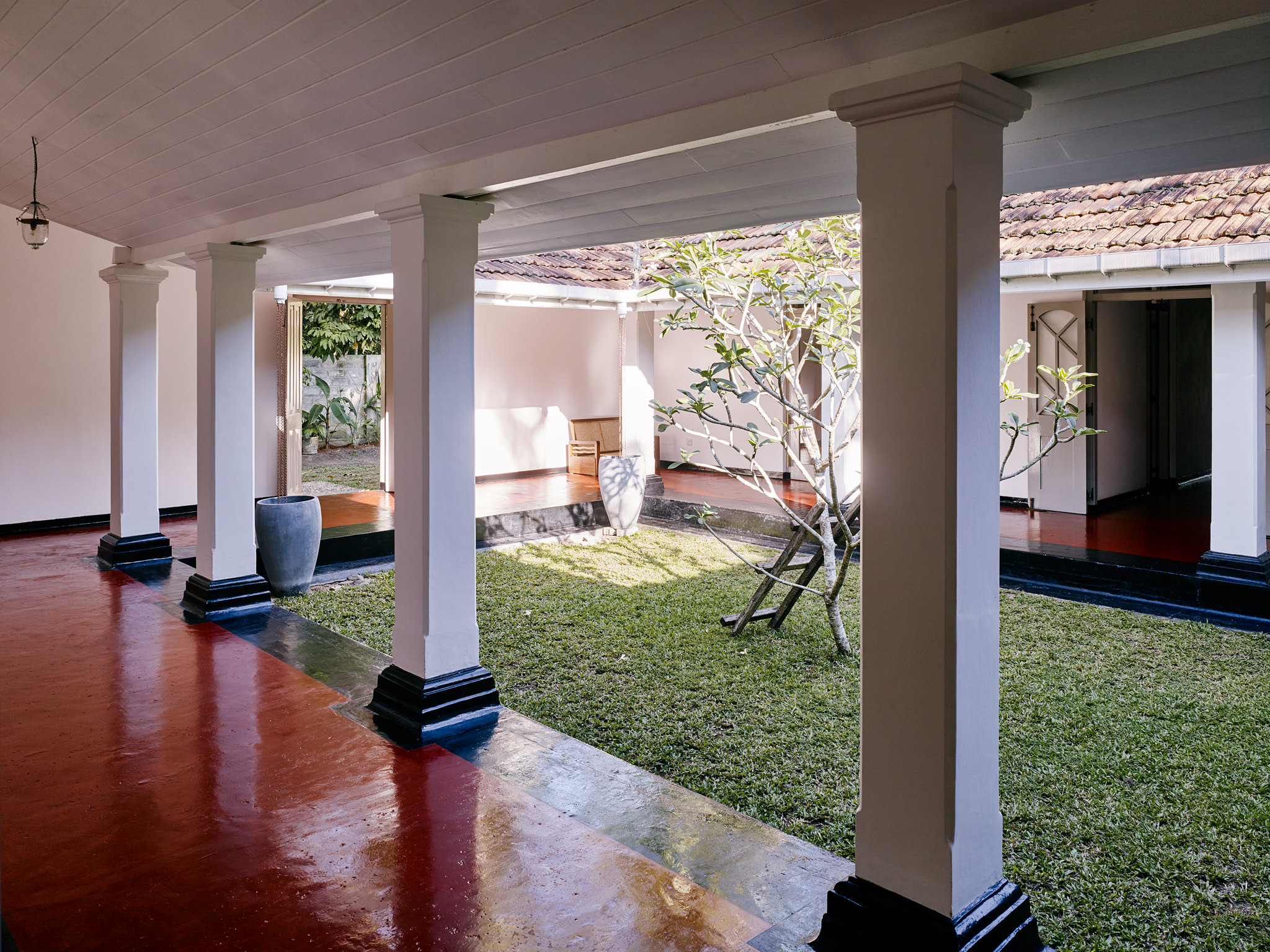 E15550 Alpa 049919 SCREEN